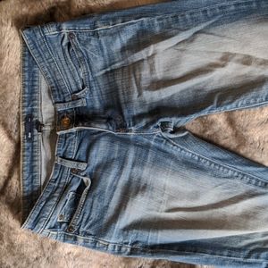 🌷Size 4/27R Skinny Jeans with Knee-rip (intentional of course)